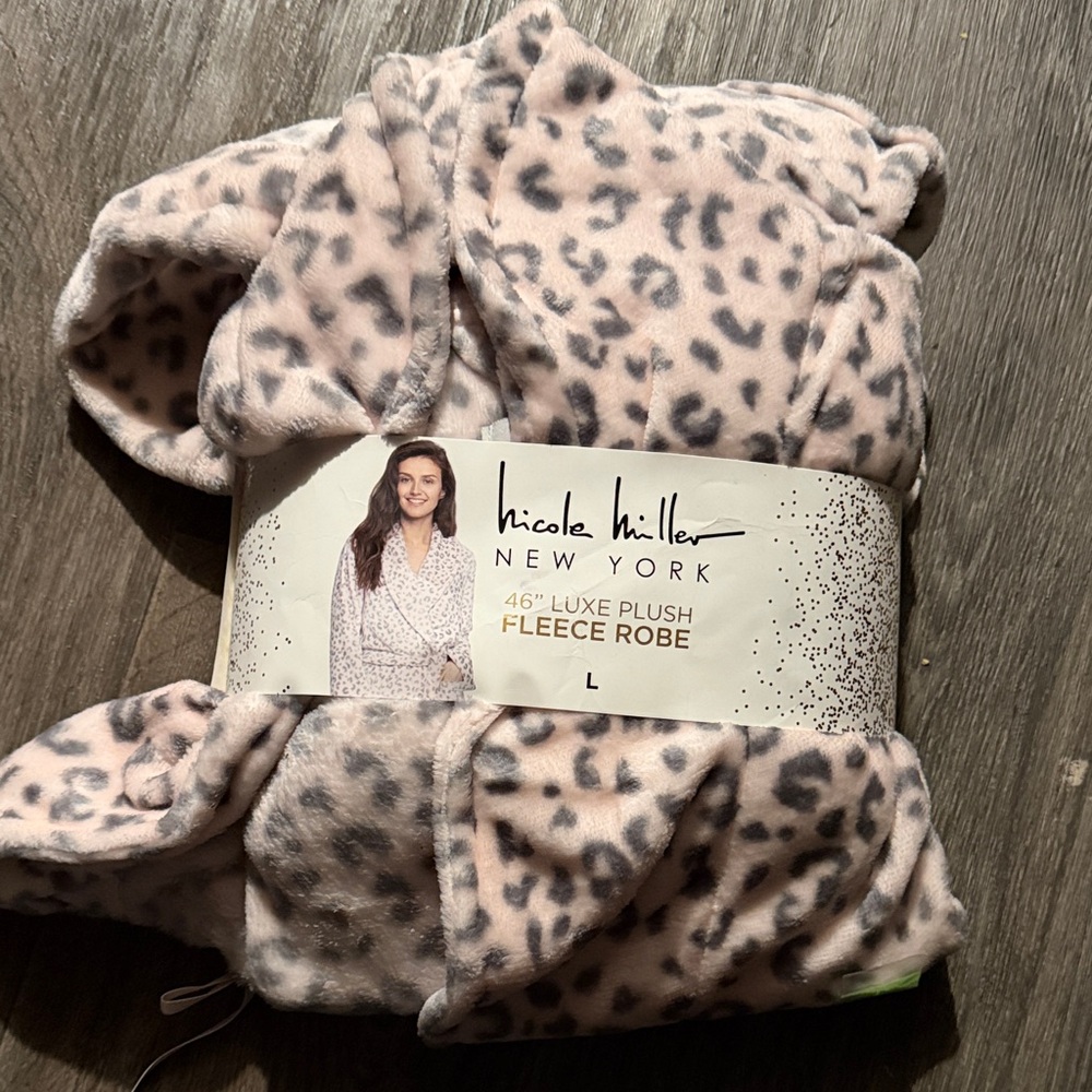 Nicole Miller Pink and Gray Leopard Fleece Robe